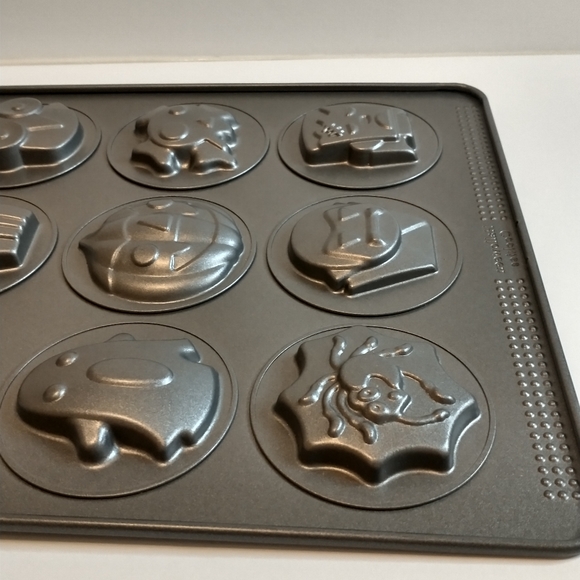 Sweet Creations Halloween Cookies Metal Baking Pan - Picture 4 of 7